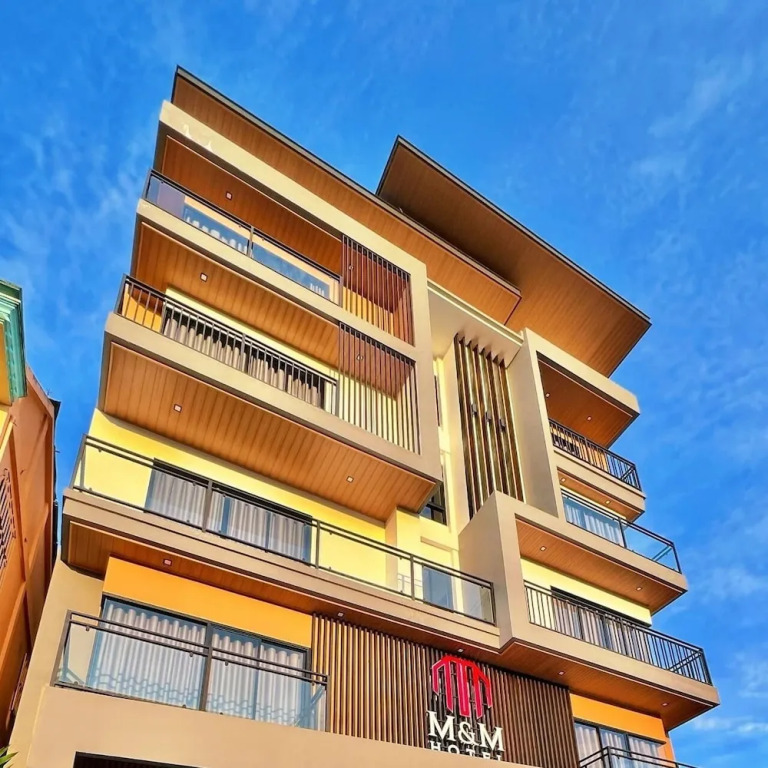 M&M Hotel