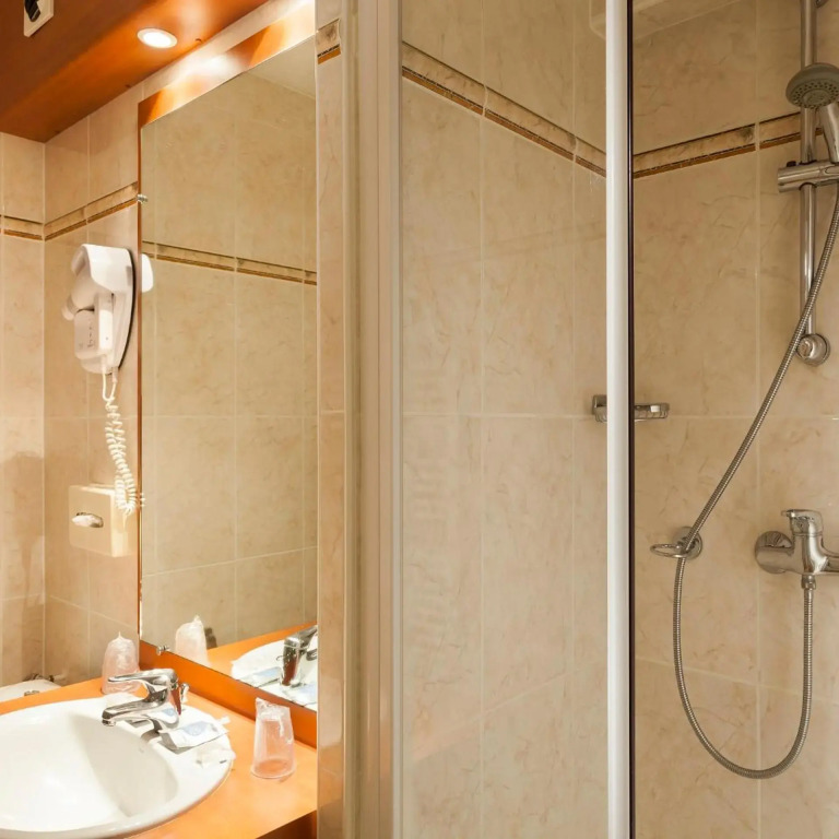 Hotel Kyriad Tours St Pierre des Corps Gare
