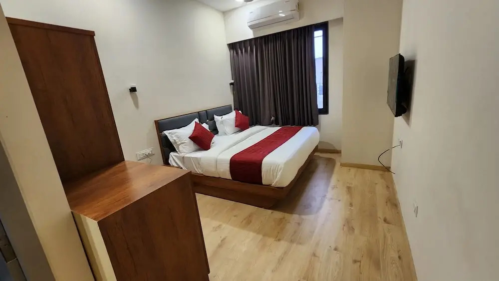 Hotel The Aeraj, Ahmedabad