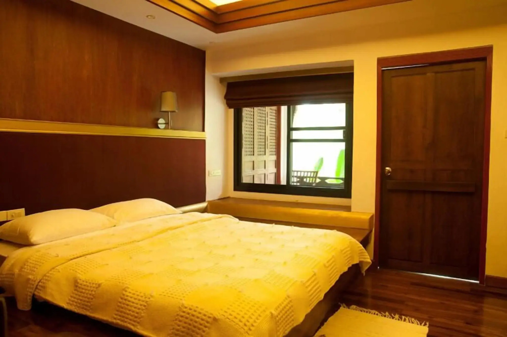 J Valley Resort