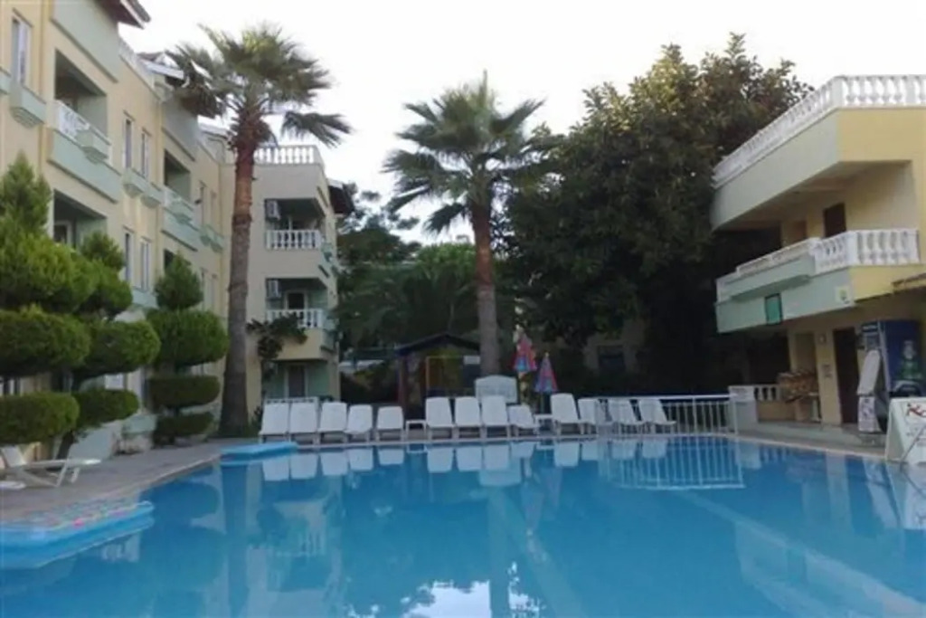 Club Sunset Apart