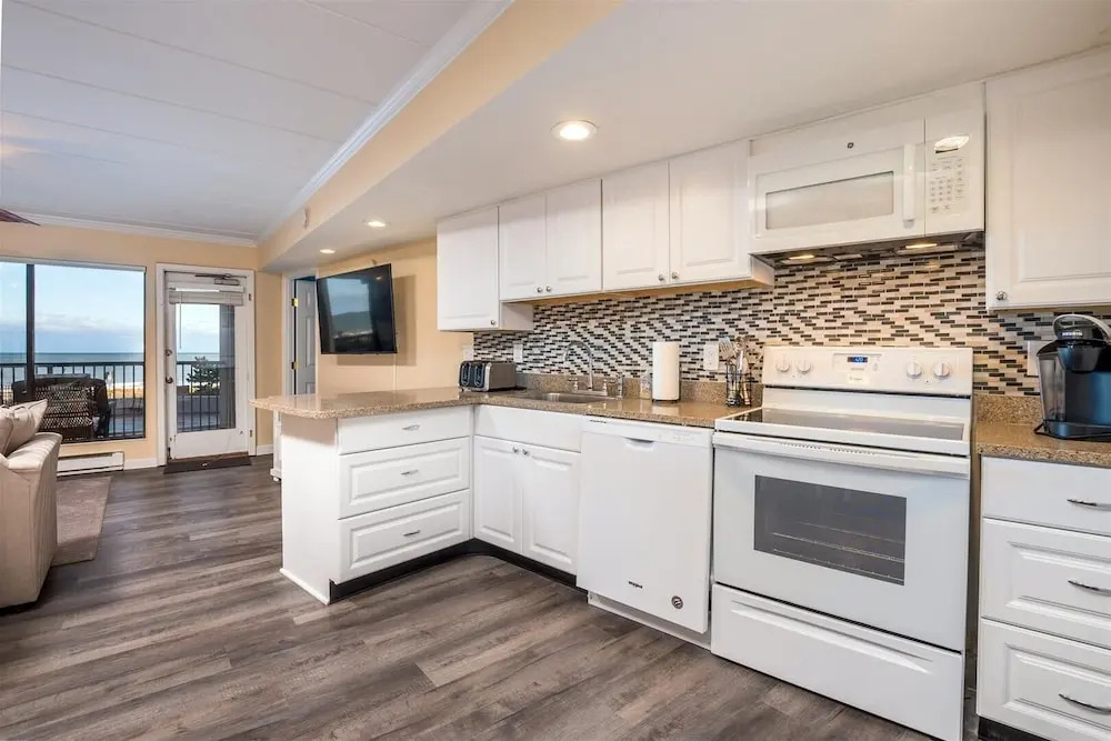High Point South 1c 2 Bedroom Condo by RedAwning