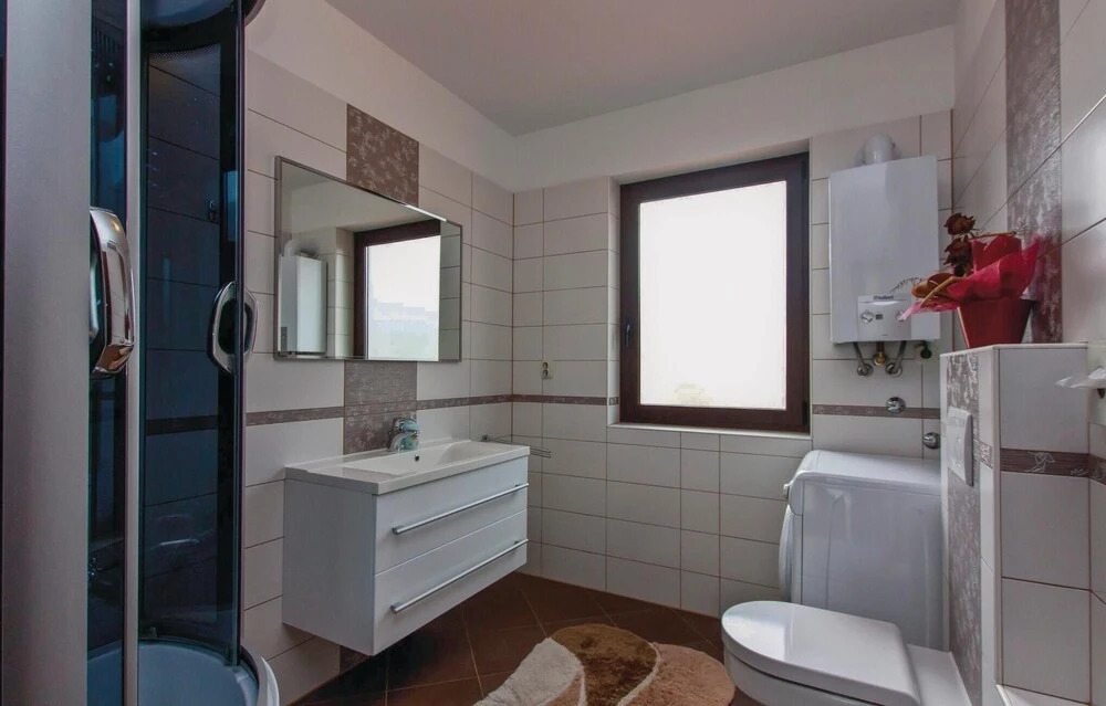 Awesome Apartment in Medulin With 5 Bedrooms and Internet