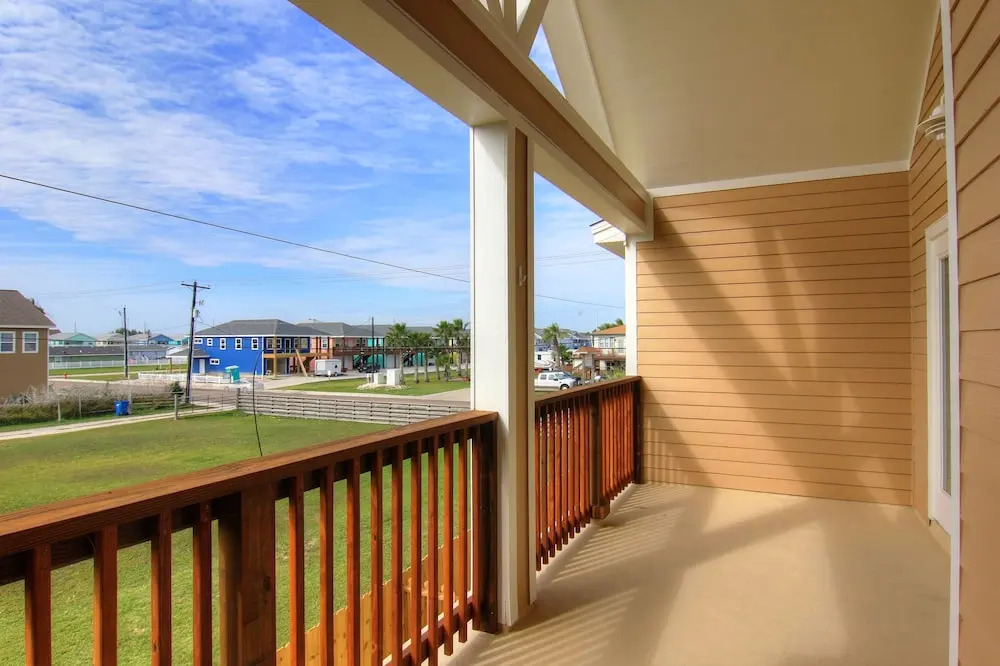 Beachside Bliss Bs404 3 Bedrooms 2.5 Bathrooms Condo