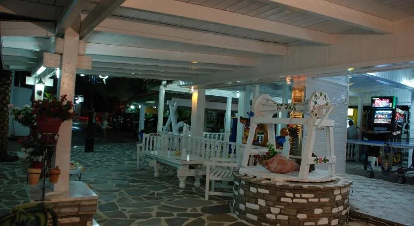 Diaporos Hotel