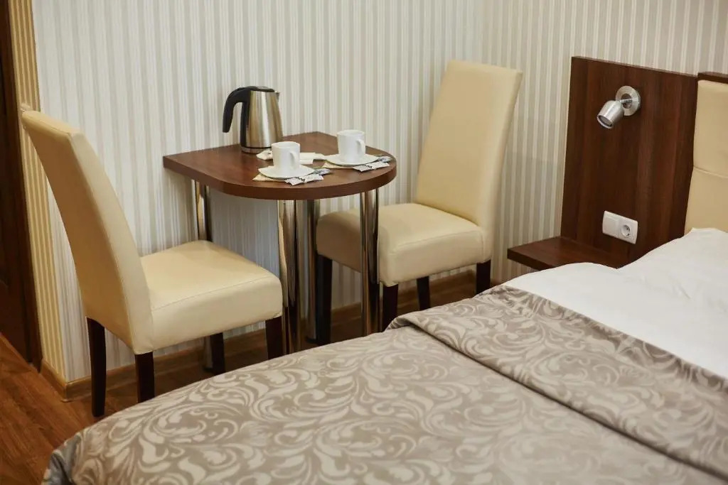 Three Crowns Hotel