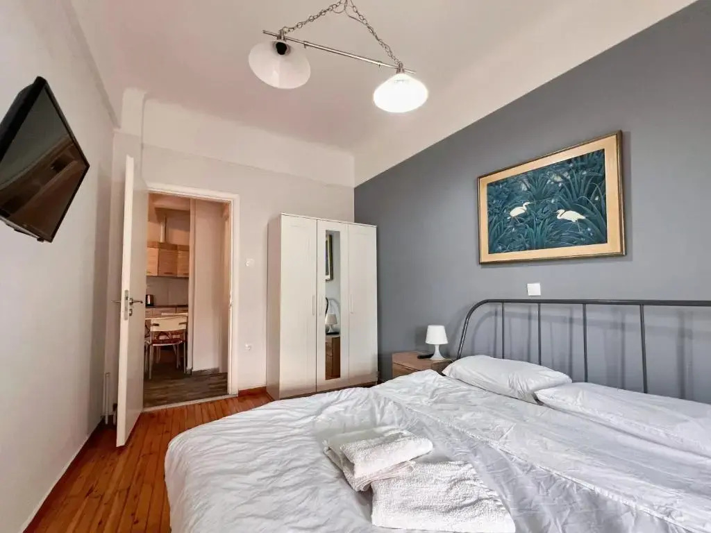Stathmos Larissis A, a cozy 2BR Apartment, Clo...