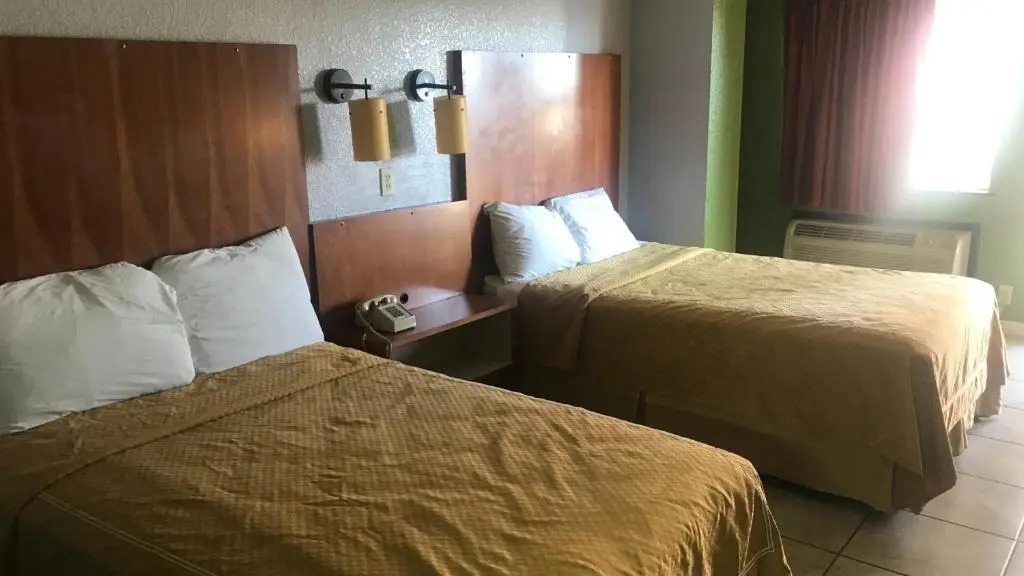 Day N Night Inn