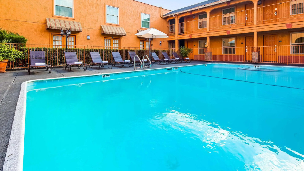 Motel 6 Dallas TX Downtown