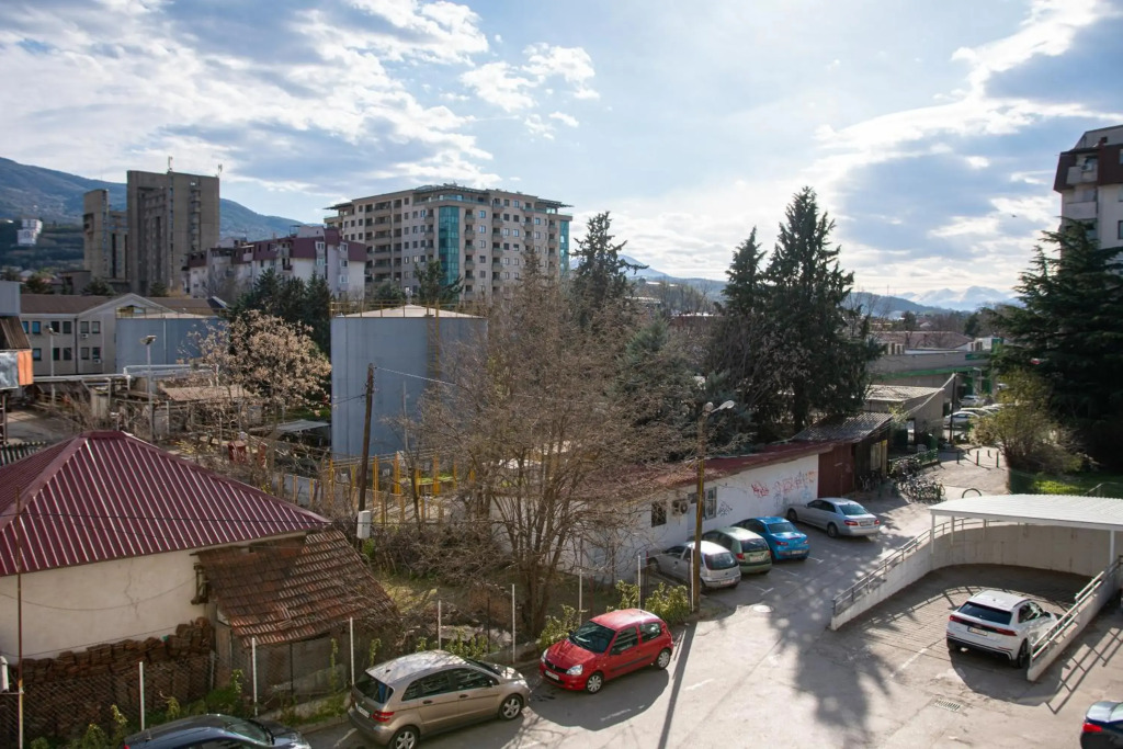 High-End Spacious Apartment next to City Mall