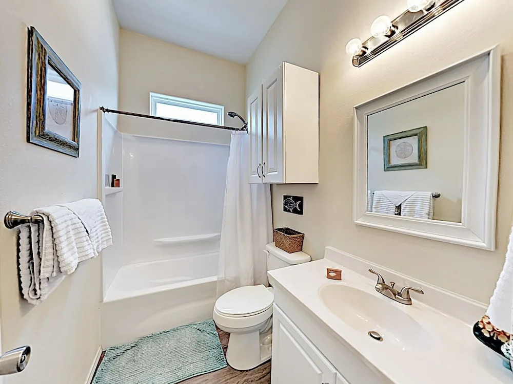 118 N Nautica House - 2 Br home by RedAwning