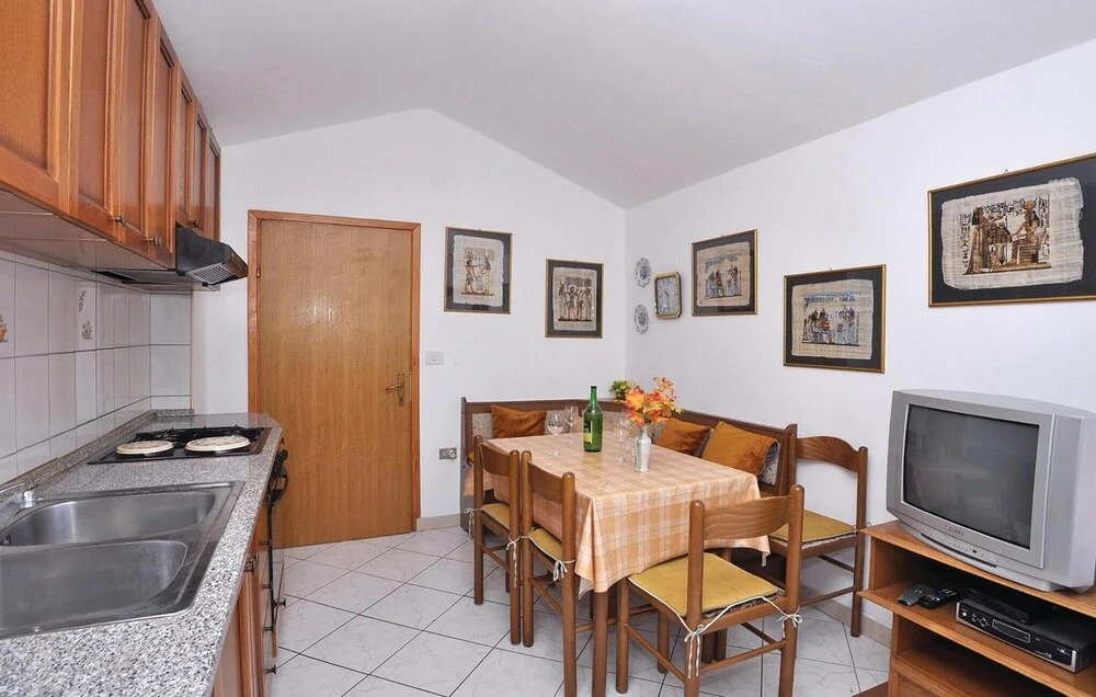 Amazing Home in Zadar With Wifi and 4 Bedrooms