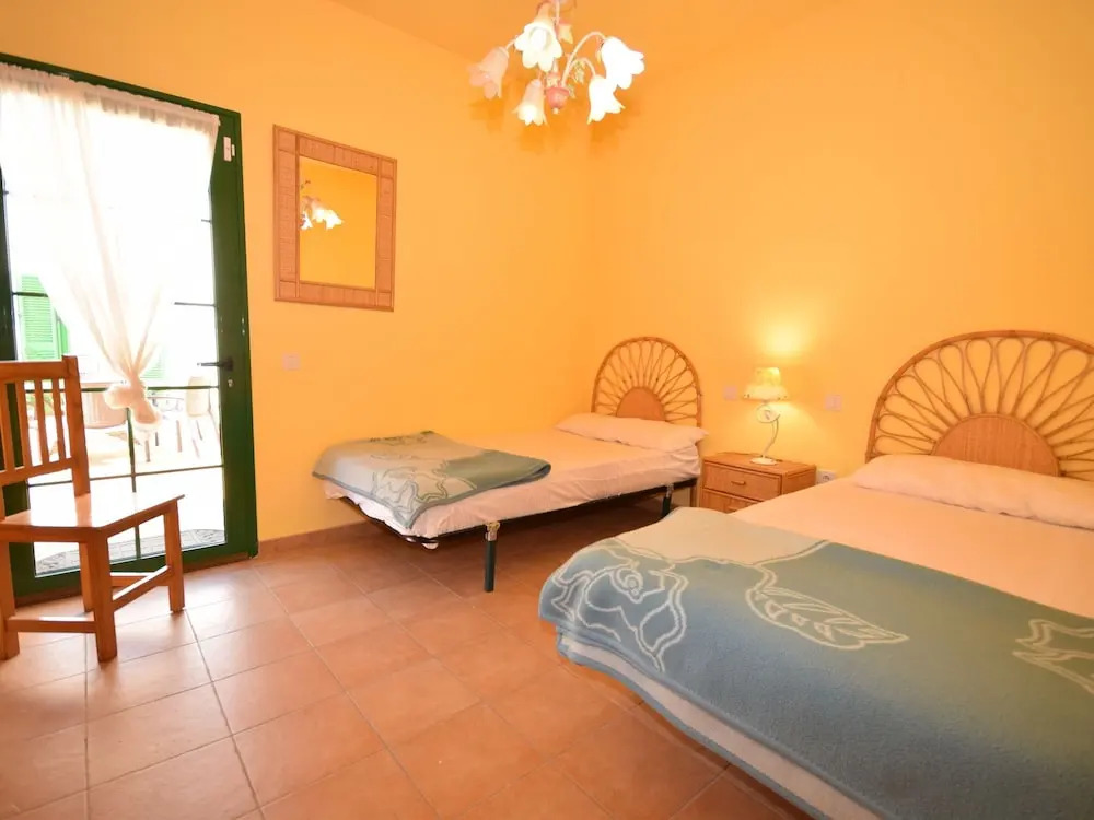 Spacious villa with good location in the north, just 15 min from the beach