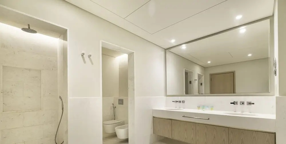 LUX Iconic Views at Palm Tower Suite 2