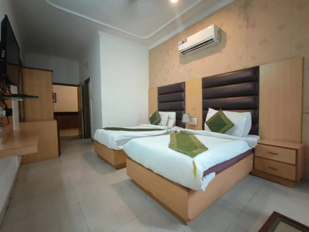 Capital O 9415 Hotel Ricky International