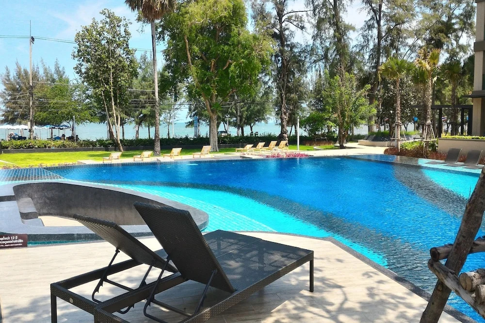 Lumpini Park Beach Cha-Am Seaview A01-207
