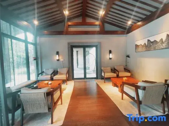 Huajin Manhe Hot Spring Resort (Yongtai Mountain Branch)