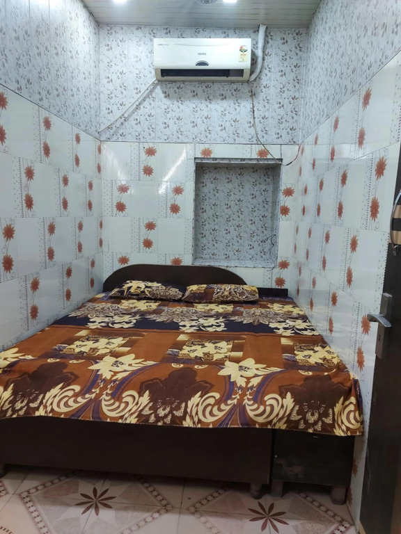 MJ Chawla Homestay double bed attached bathroom room