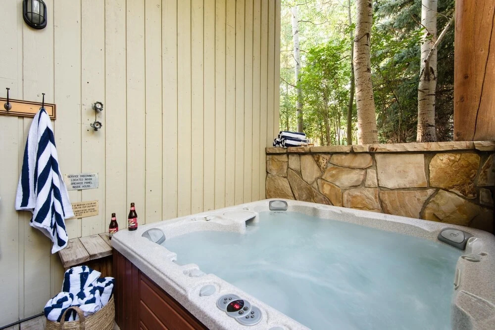 5-minutes From Deer Valley Resort w Hot Tub