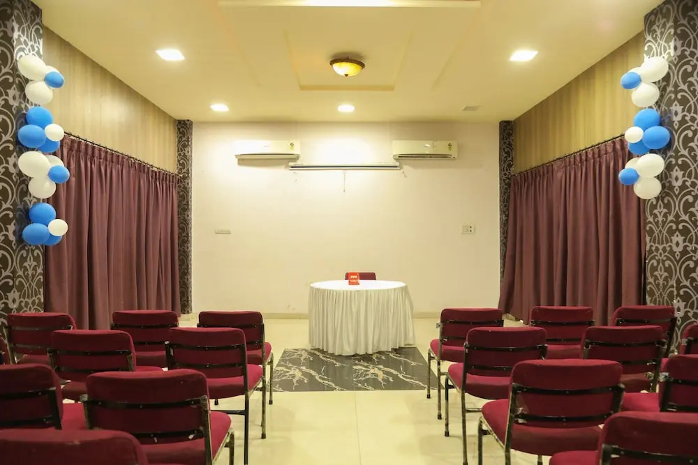 OYO 6433 Hotel Check Inn