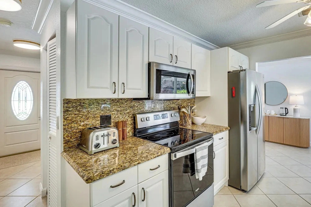 Poolside Oasis! Family Home 4 Mi to Delray Beach