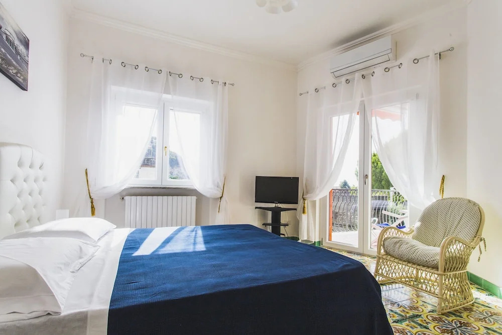 Short-Lets Sorrento Apartment and Pool