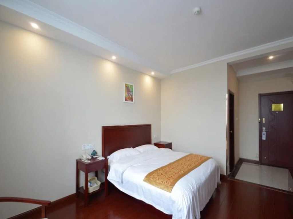 GreenTree Inn Nanjing XianLin Road JinMaRoad Subway Station Shell Hotel