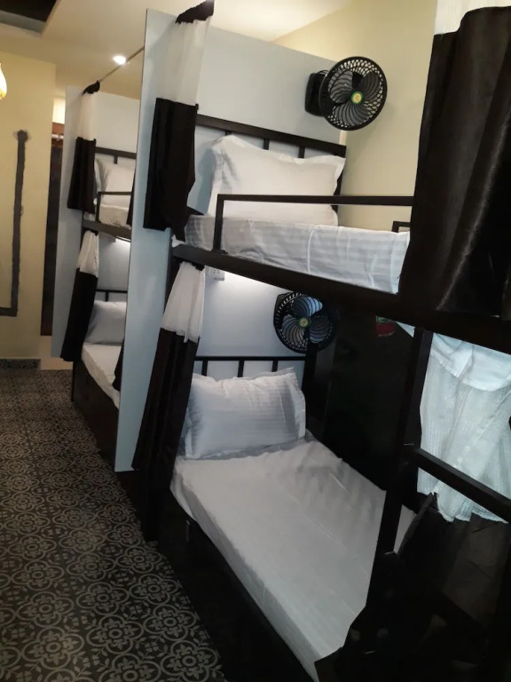 Deck 3 Airport Dormitory - Hostel