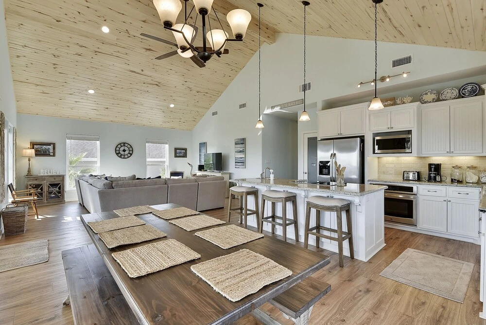 Pappy's Folly 3 Bedrooms 2 Bathrooms Home