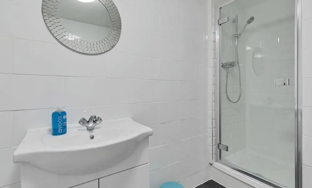 Seabright Townhouse- Super Stylish House- Parking for one Car- Sleeps up to 12