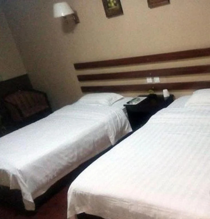 Anxian Tongxin Business Hotel