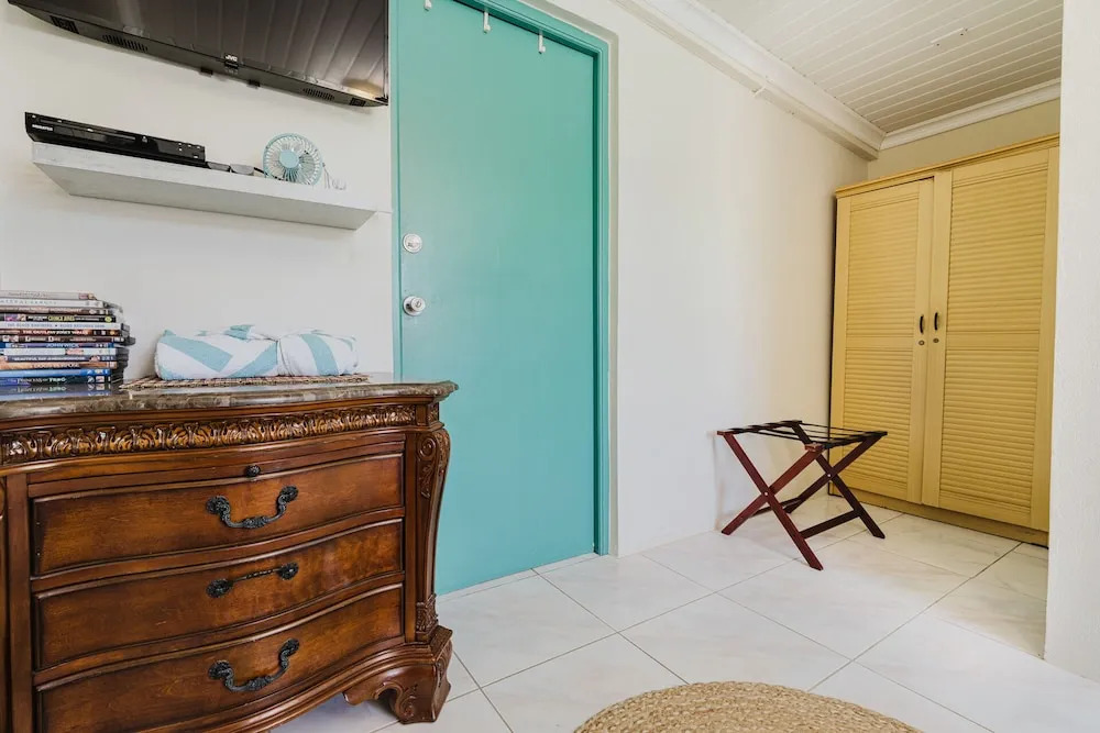 Mangel Halto Aruba one Minute Walk to Beach Apt2