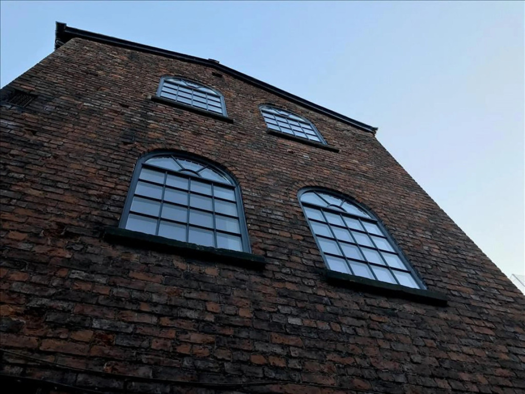 The Maelor - Berwyn House - Central Wrexham - Sleeps Up To 6