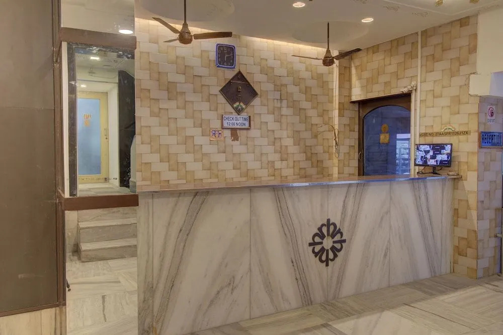 OYO Flagship 36853 Hotel Rajdoot