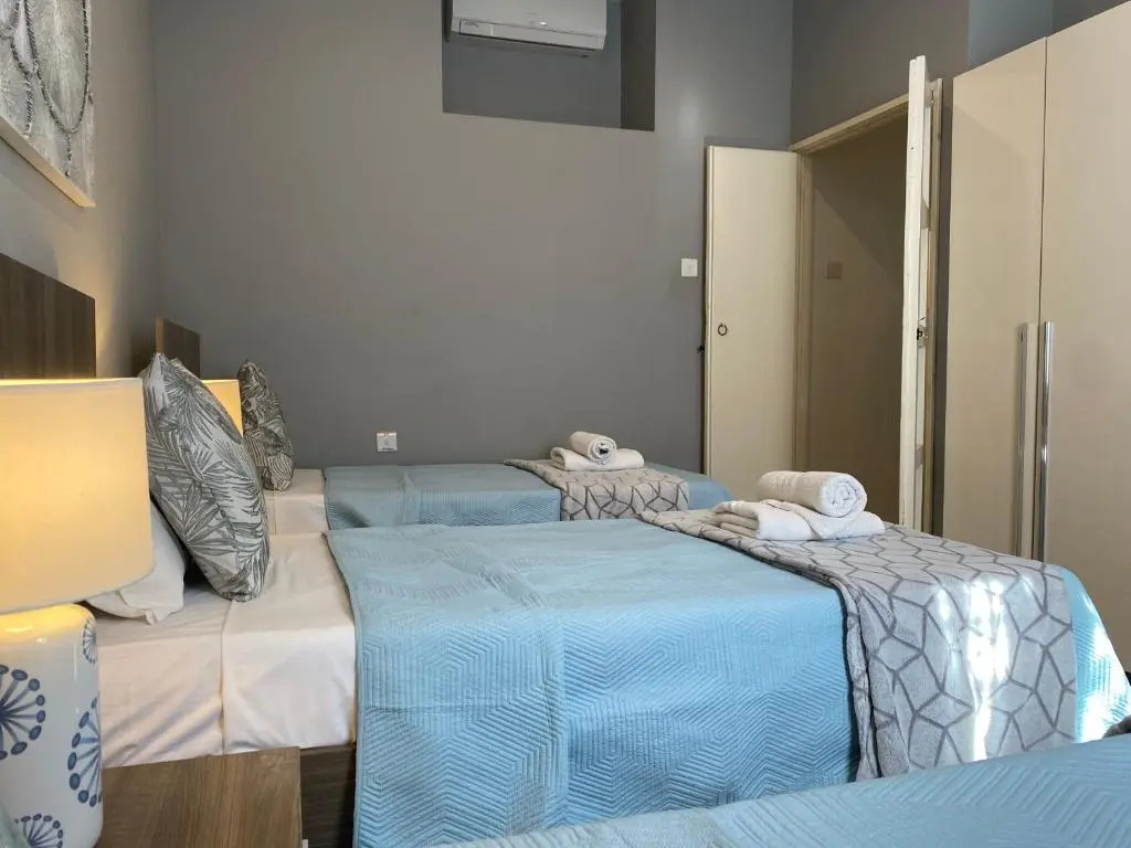 Balluta Bay Beach house with Seaviews