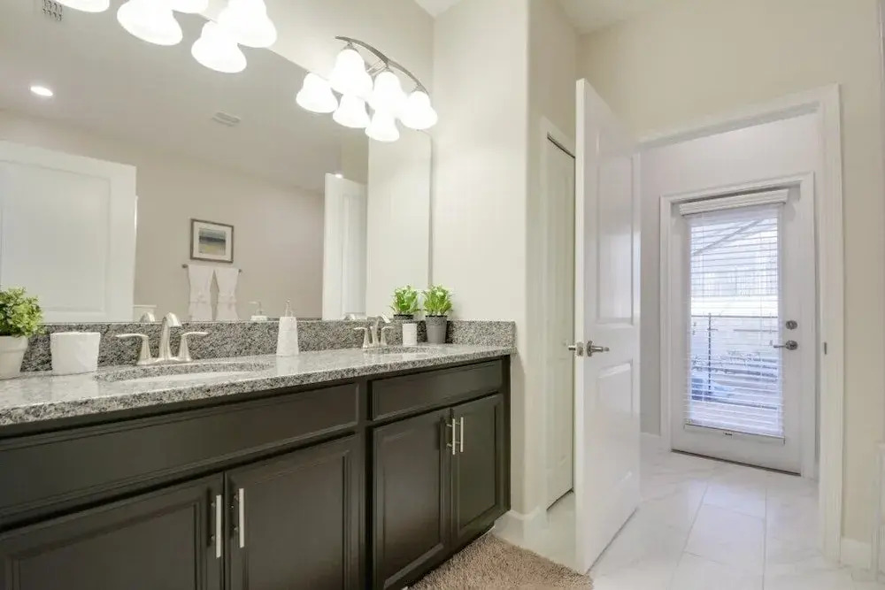9153 Davenport - 8 Br Home
