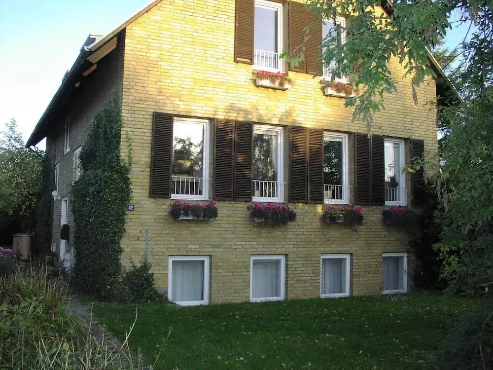 Acacia House