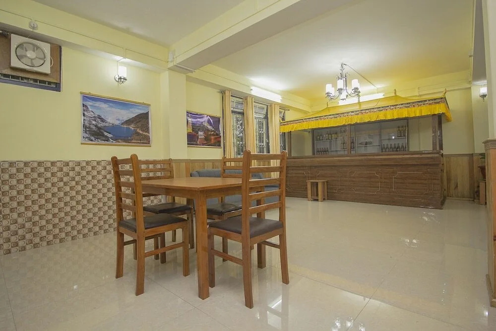 Oyo 24942 Hotel Lhasa