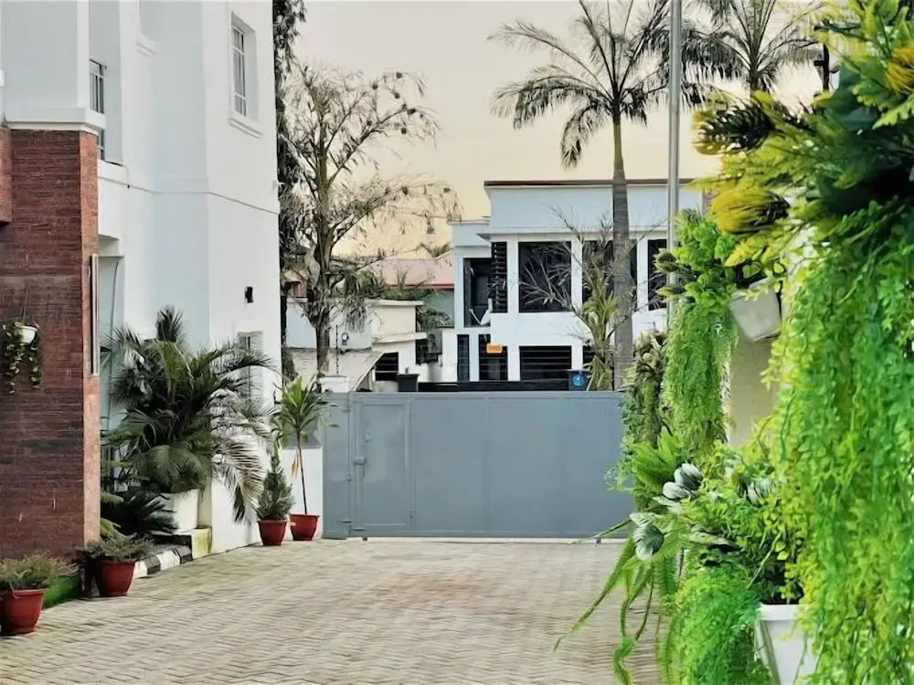 EPL Apartments