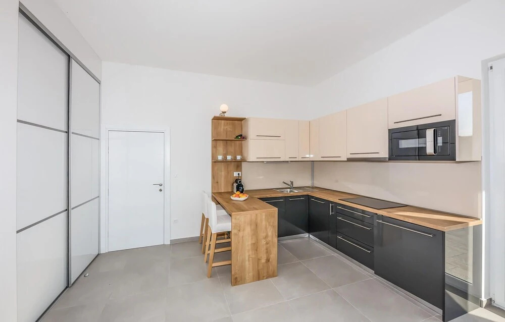 Pet Friendly Home In Lun