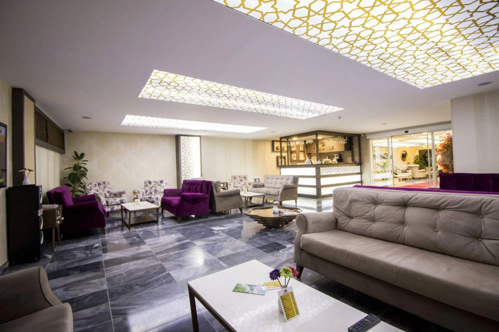 Business Han Hotel