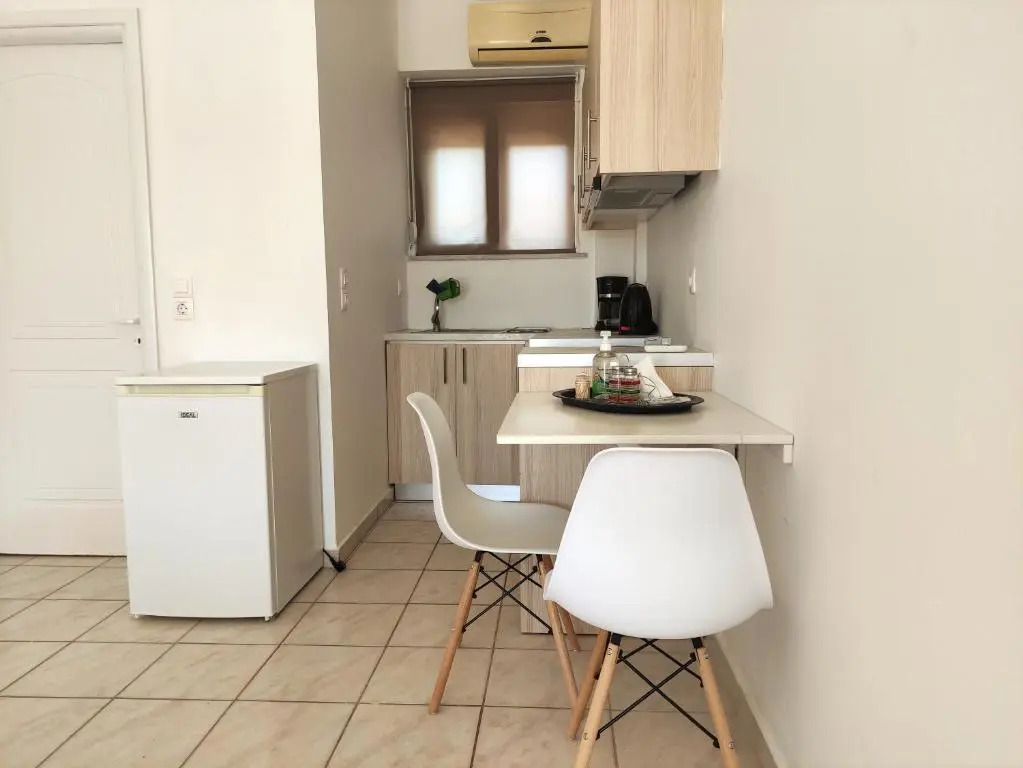 # 6 Giorgos & Chara apartments