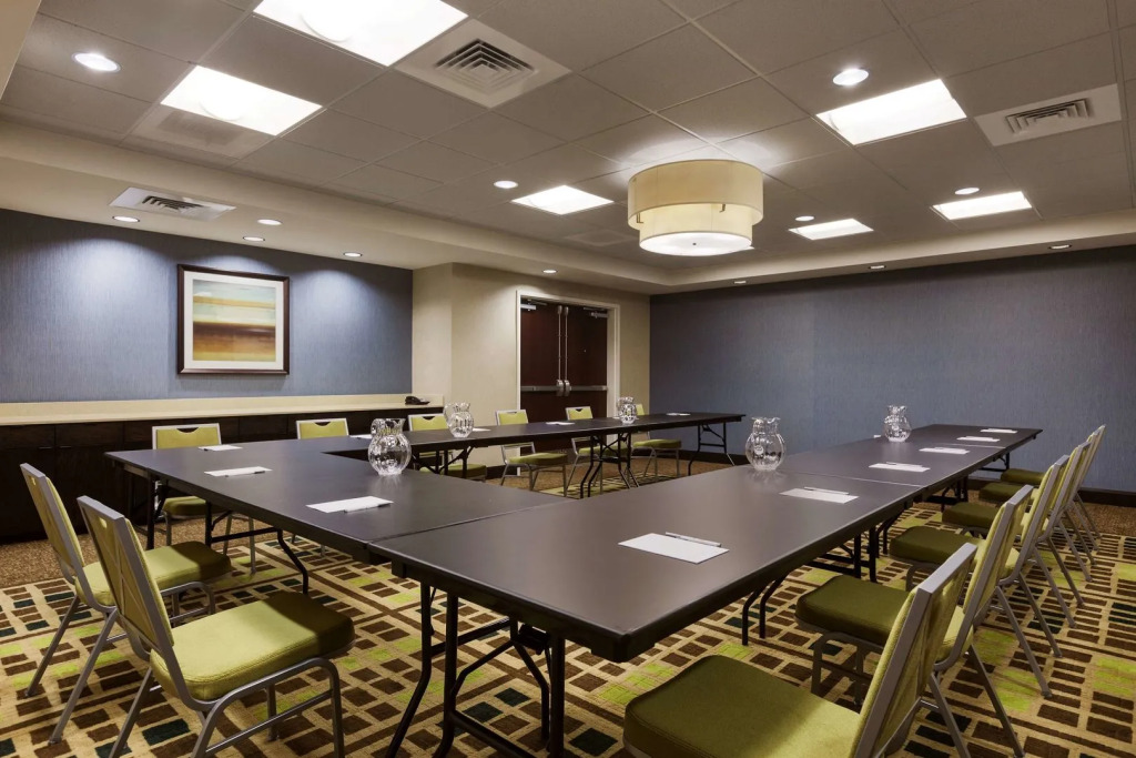 Hampton Inn and Suites Camp Springs