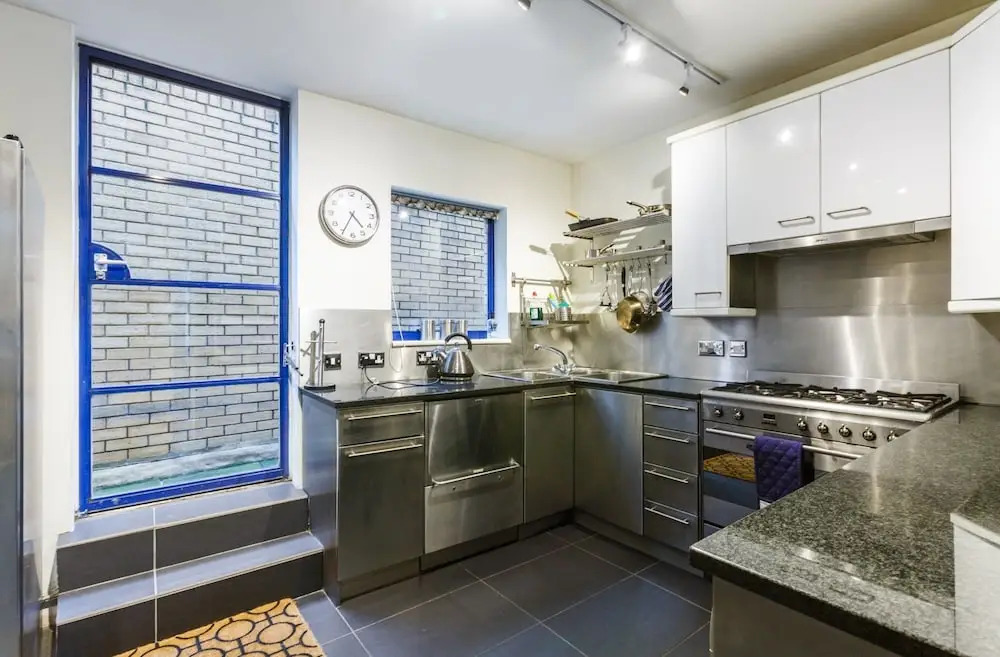 Modern 2bed Townhouse in Central London Sleeps 6