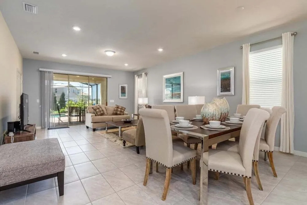 Bright Elegant Home @ Solterra