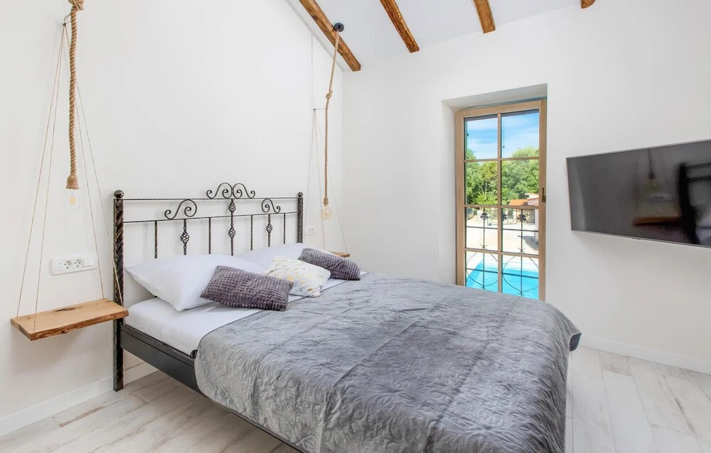 Nice Home In Malinska