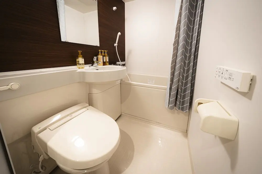 R Hotel Namba South