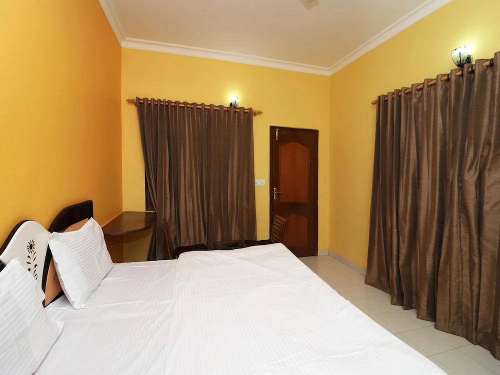OYO 14131 Home Cozy Studio Mehragaon