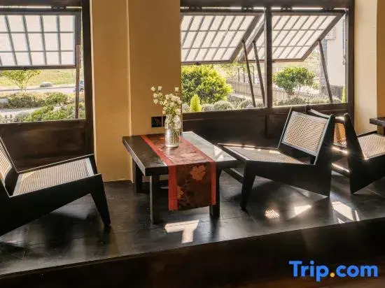 Shi Song · Zen National Style Courtyard (Erhai Beach Store)