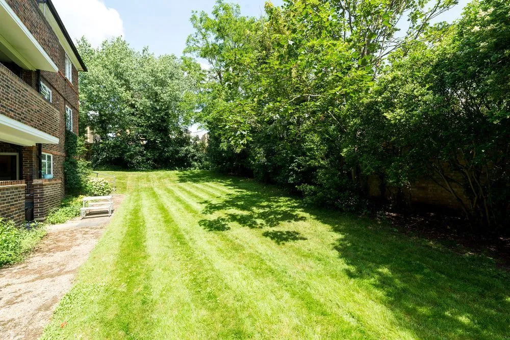 Sensational Southfields Home by King George's Park